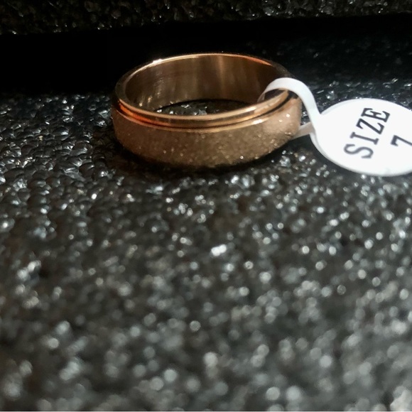 New Stainless Steel Spinner Ring Size 7 (Unisex) - Picture 3 of 4